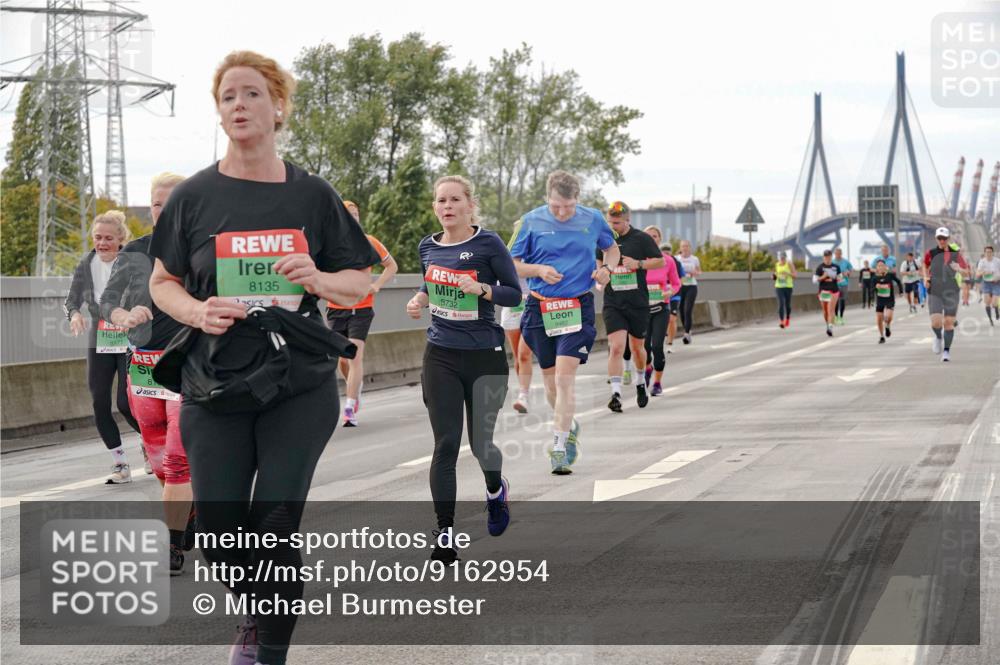 03.10.2025 - Köhlbrandbrückenlauf Michael Burmester http://msf.ph/oto/9162954 03.10.2025 16:08:36 Position 3 8171, 8135, 8732 meine-sportfotos.de