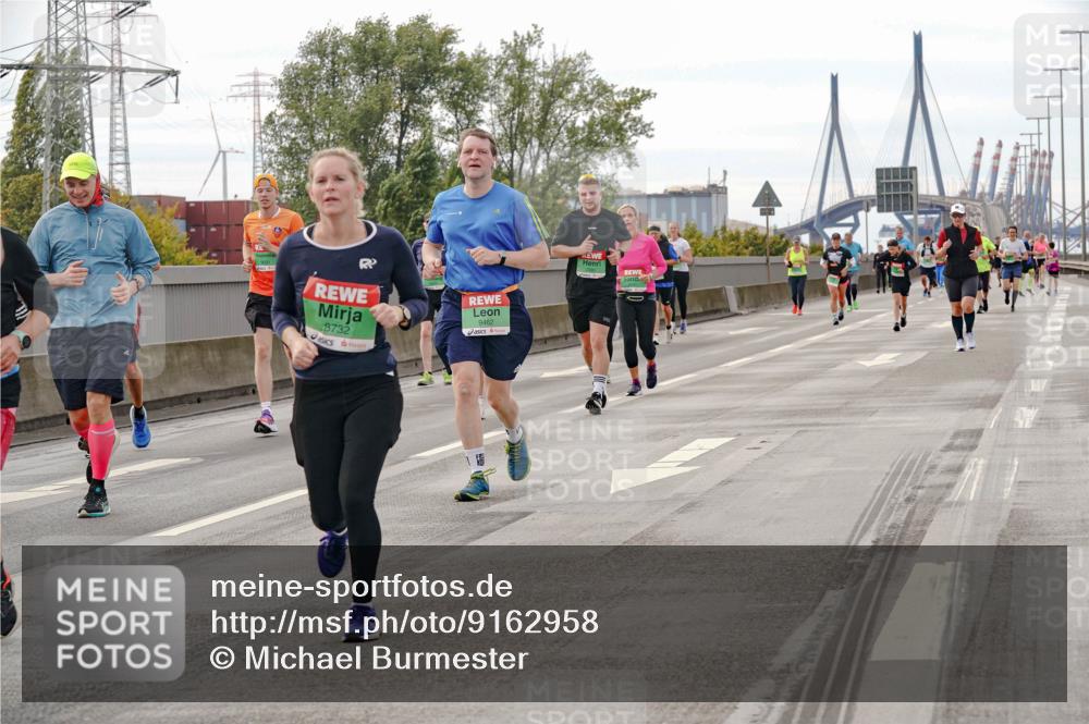 03.10.2025 - Köhlbrandbrückenlauf Michael Burmester http://msf.ph/oto/9162958 03.10.2025 16:08:37 Position 3 8732, 9462 meine-sportfotos.de