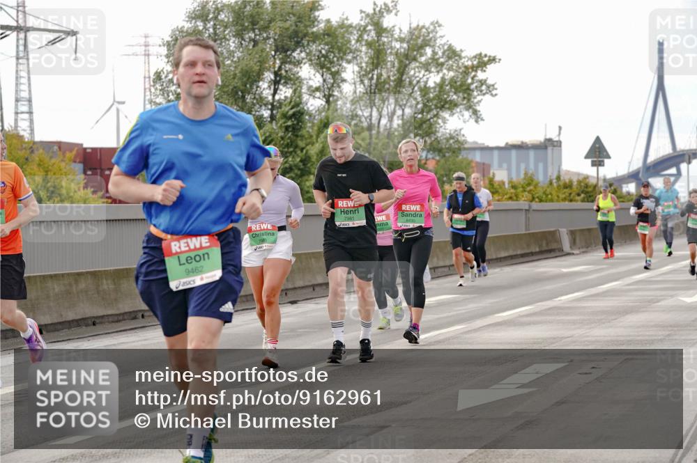 03.10.2025 - Köhlbrandbrückenlauf Michael Burmester http://msf.ph/oto/9162961 03.10.2025 16:08:38 Position 3 9462, 7980, 7981, 8430 meine-sportfotos.de