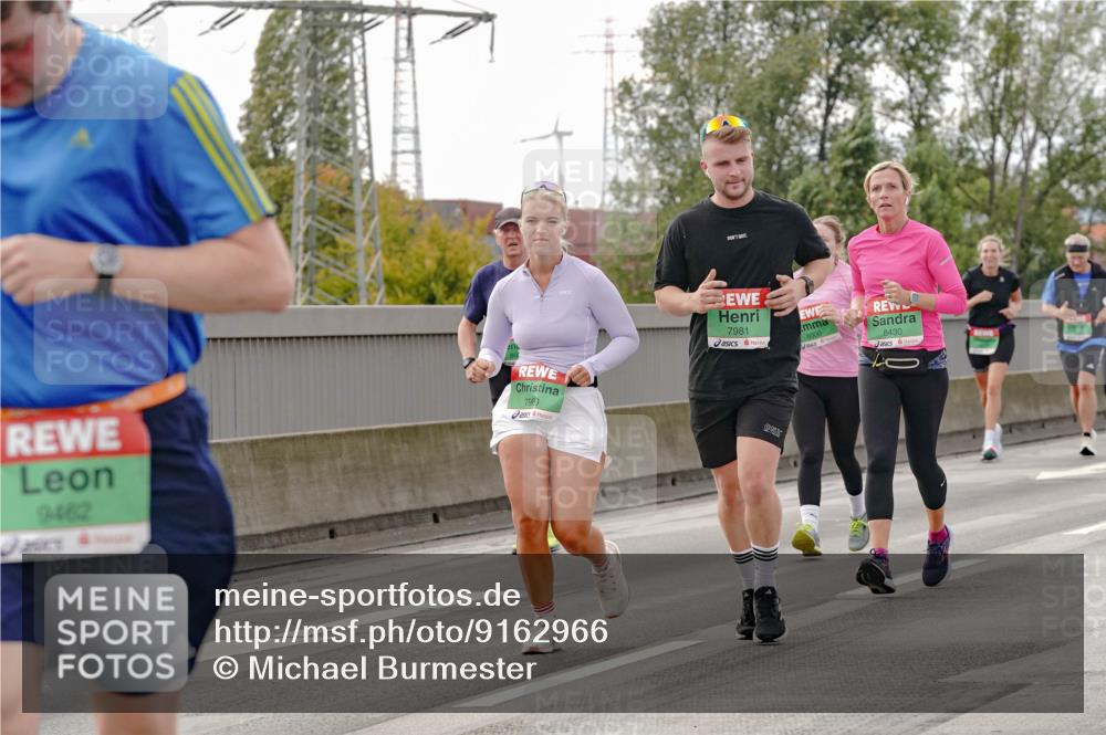 03.10.2025 - Köhlbrandbrückenlauf Michael Burmester http://msf.ph/oto/9162966 03.10.2025 16:08:40 Position 3 9462, 798, 7981, 8430 meine-sportfotos.de