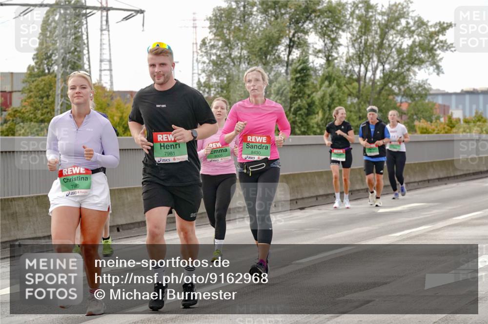 03.10.2025 - Köhlbrandbrückenlauf Michael Burmester http://msf.ph/oto/9162968 03.10.2025 16:08:41 Position 3 7980, 7981, 8000, 8430 meine-sportfotos.de