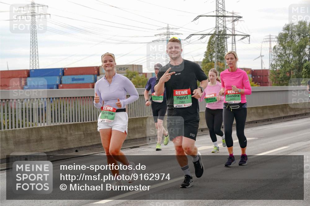 03.10.2025 - Köhlbrandbrückenlauf Michael Burmester http://msf.ph/oto/9162974 03.10.2025 16:08:43 Position 3 798, 7981, 8430 meine-sportfotos.de