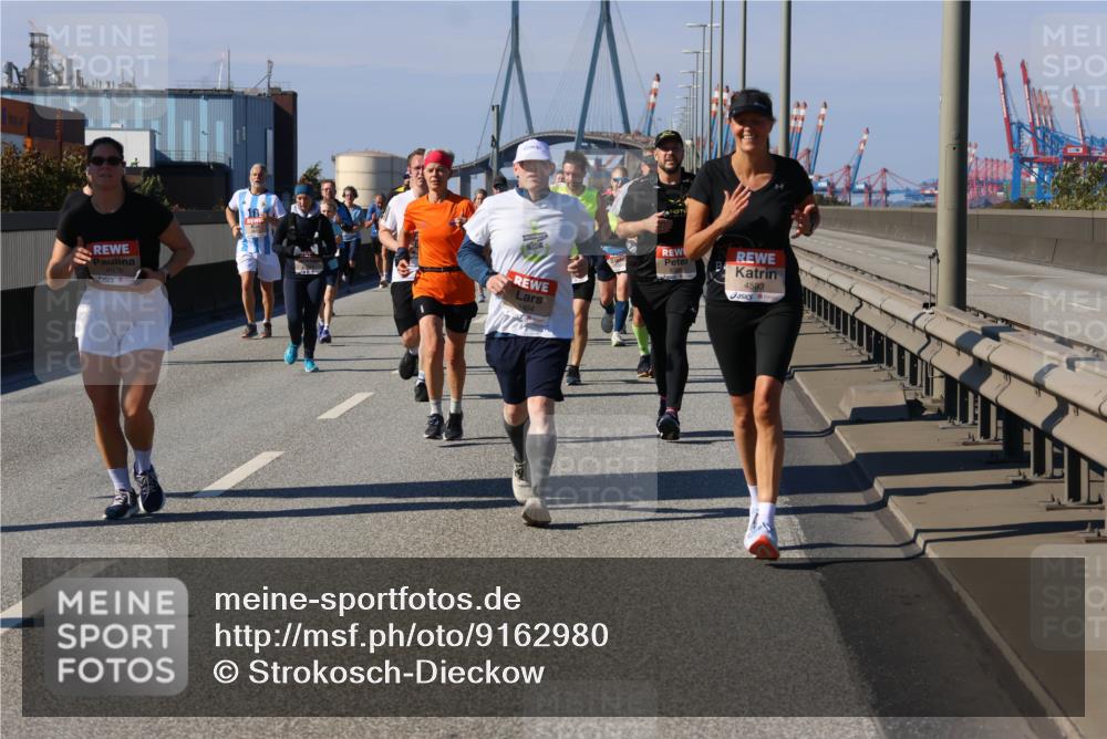 03.10.2025 - Köhlbrandbrückenlauf Strokosch-Dieckow http://msf.ph/oto/9162980 03.10.2025 12:59:56 Position 3 2017, 4606, 4404, 4593 meine-sportfotos.de