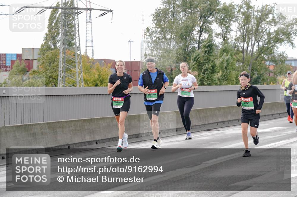 03.10.2025 - Köhlbrandbrückenlauf Michael Burmester http://msf.ph/oto/9162994 03.10.2025 16:08:47 Position 3 8917, 9553 meine-sportfotos.de
