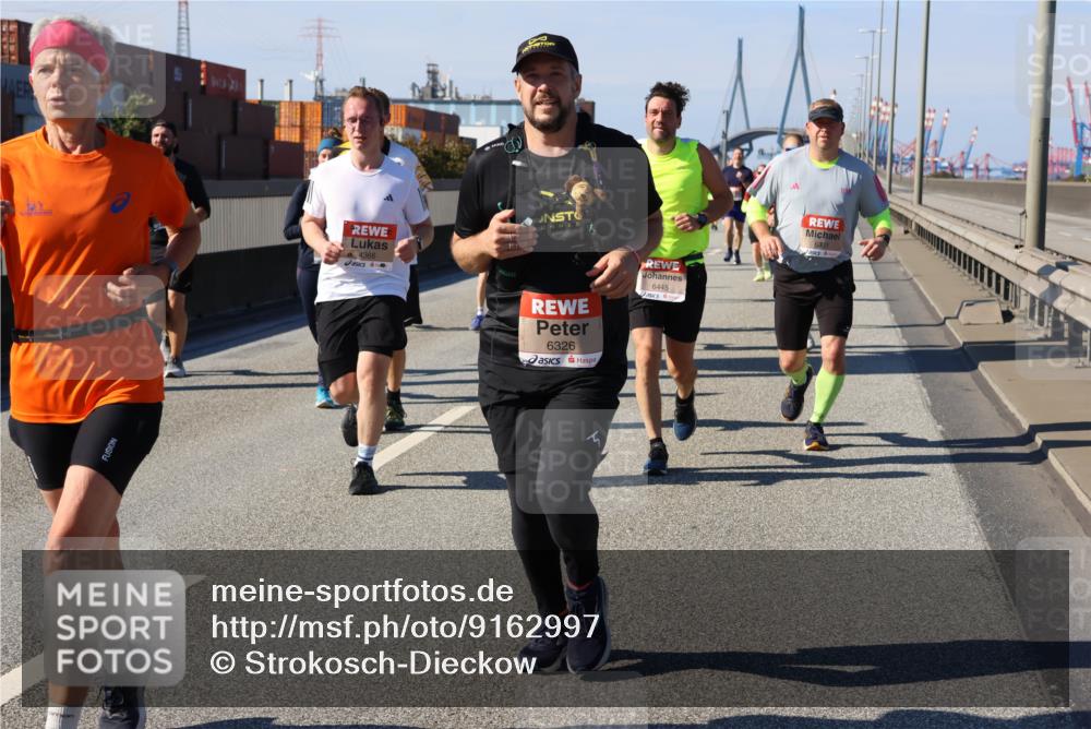 03.10.2025 - Köhlbrandbrückenlauf Strokosch-Dieckow http://msf.ph/oto/9162997 03.10.2025 13:00:01 Position 3 4366, 6326, 6445, 6301 meine-sportfotos.de