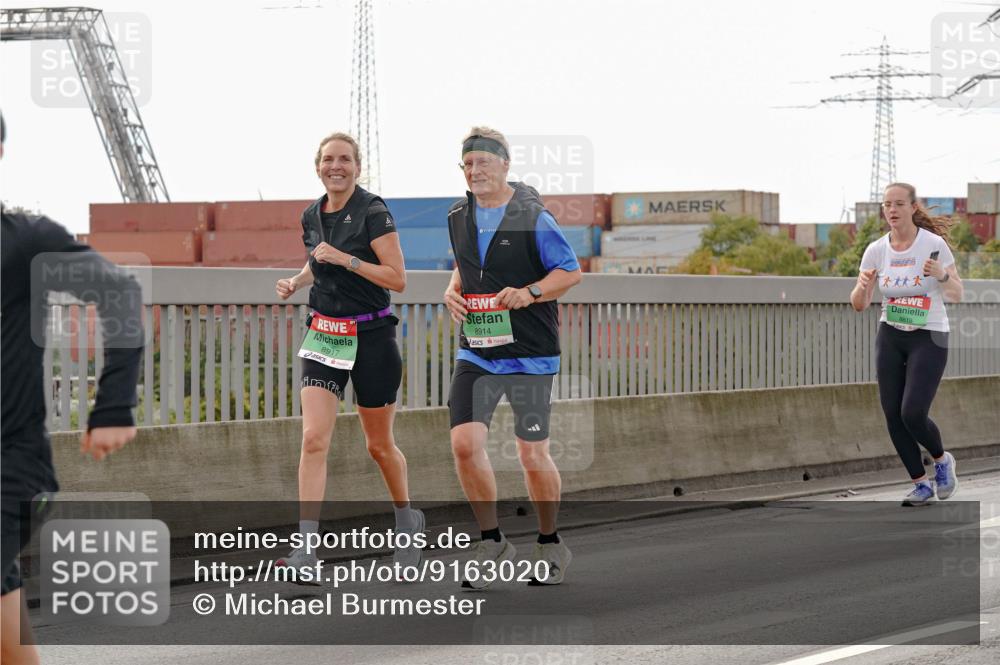 03.10.2025 - Köhlbrandbrückenlauf Michael Burmester http://msf.ph/oto/9163020 03.10.2025 16:08:52 Position 3 8917, 8914, 8819 meine-sportfotos.de
