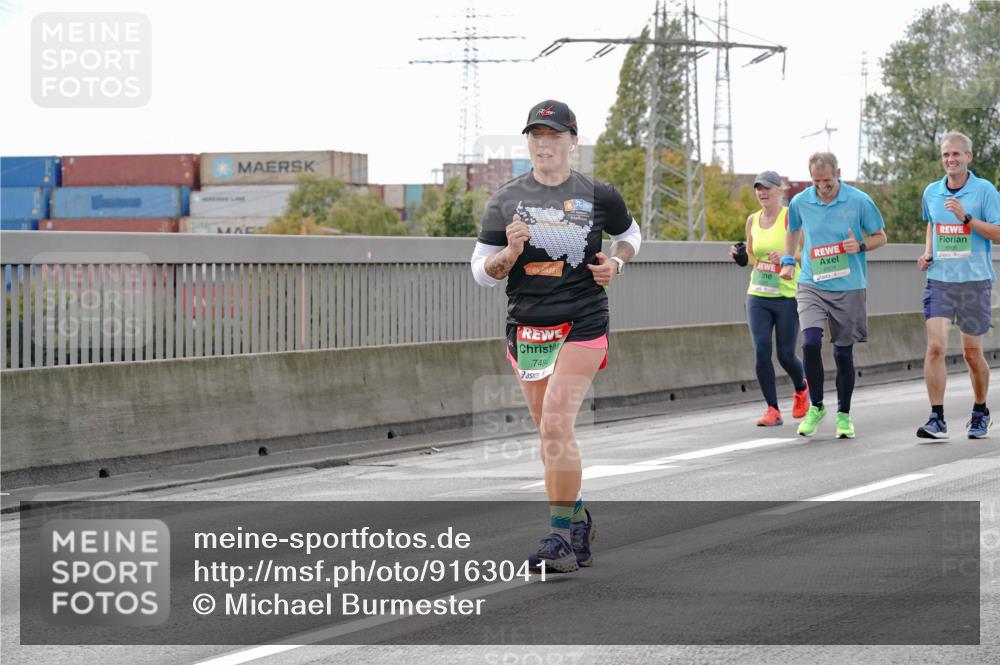 03.10.2025 - Köhlbrandbrückenlauf Michael Burmester http://msf.ph/oto/9163041 03.10.2025 16:08:56 Position 3 8904, 8905, 748 meine-sportfotos.de