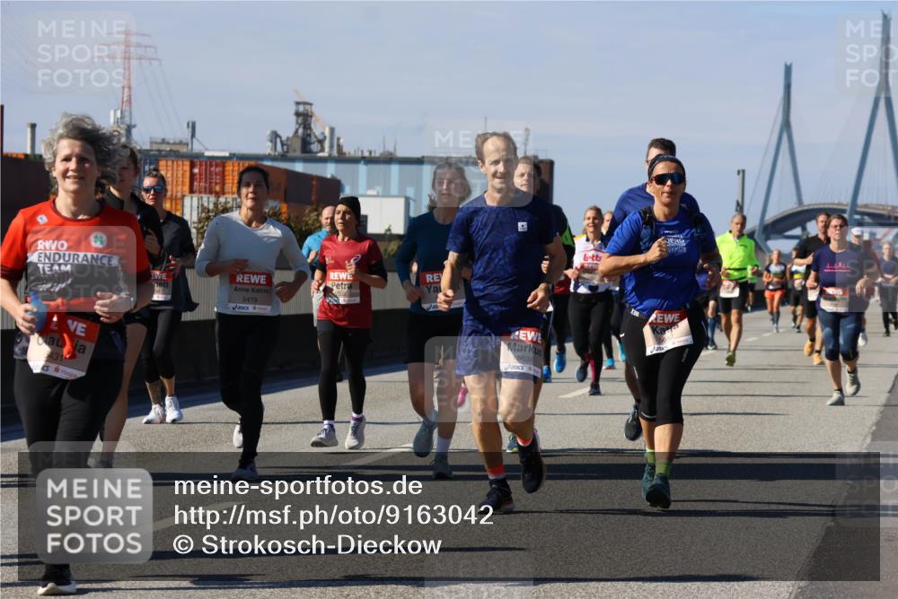 03.10.2025 - Köhlbrandbrückenlauf Strokosch-Dieckow http://msf.ph/oto/9163042 03.10.2025 13:00:26 Position 3 431, 5479, 2025, 5638 meine-sportfotos.de