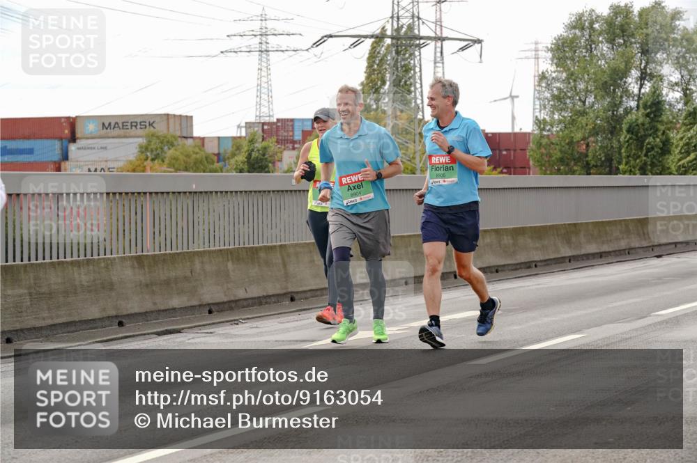 03.10.2025 - Köhlbrandbrückenlauf Michael Burmester http://msf.ph/oto/9163054 03.10.2025 16:08:57 Position 3 8904, 8905 meine-sportfotos.de