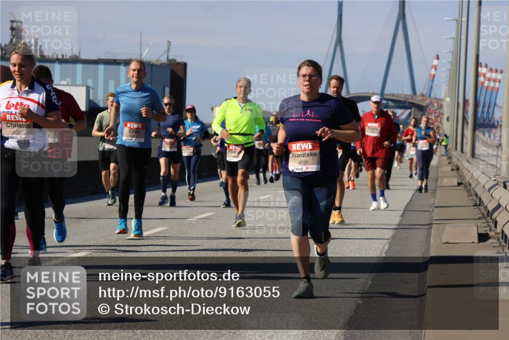 03.10.2025 - Köhlbrandbrückenlauf Strokosch-Dieckow http://msf.ph/oto/9163055 03.10.2025 13:00:31 Position 3 5031, 6697, 4600 meine-sportfotos.de
