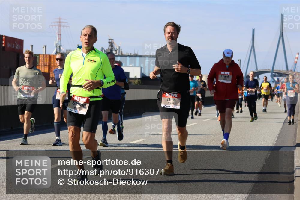 03.10.2025 - Köhlbrandbrückenlauf Strokosch-Dieckow http://msf.ph/oto/9163071 03.10.2025 13:00:37 Position 3 703, 6343, 6340, 5336 meine-sportfotos.de