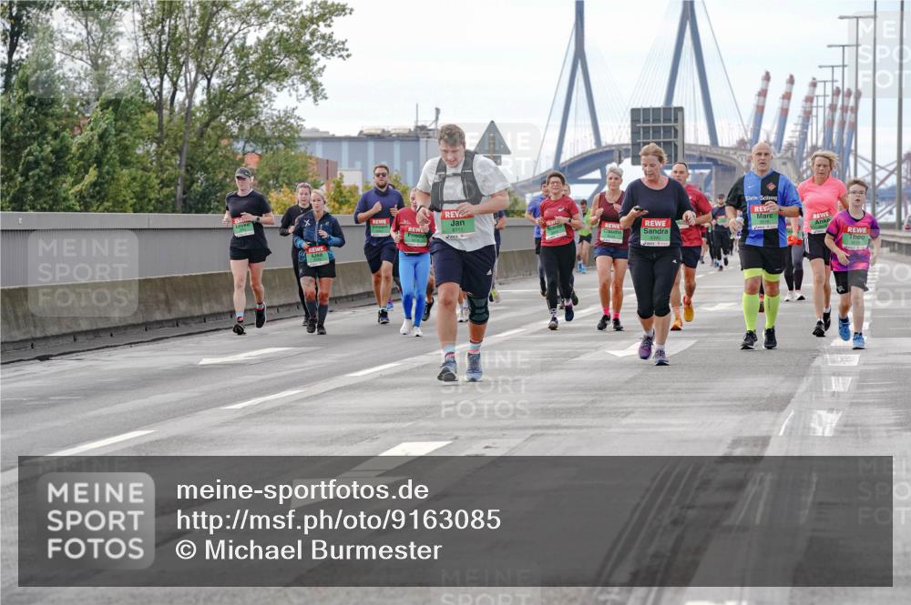 03.10.2025 - Köhlbrandbrückenlauf Michael Burmester http://msf.ph/oto/9163085 03.10.2025 16:09:03 Position 3 8111, 9518 meine-sportfotos.de
