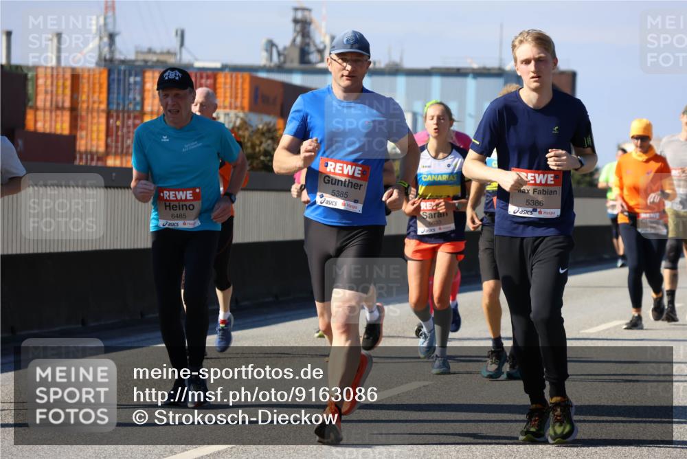 03.10.2025 - Köhlbrandbrückenlauf Strokosch-Dieckow http://msf.ph/oto/9163086 03.10.2025 13:00:44 Position 3 6485, 5385, 6633, 5386 meine-sportfotos.de