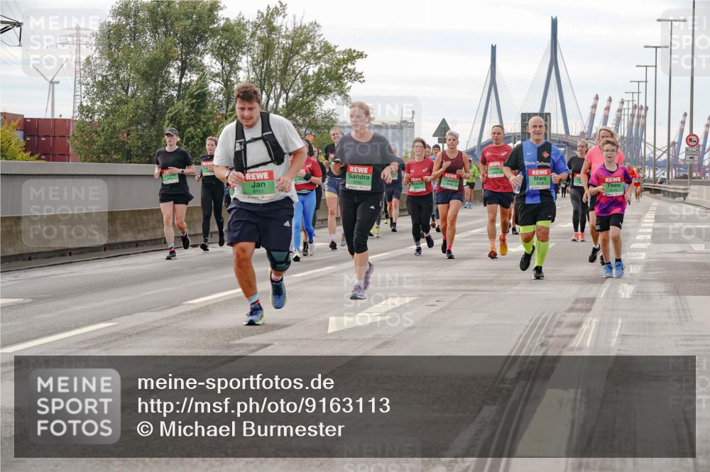 03.10.2025 - Köhlbrandbrückenlauf Michael Burmester http://msf.ph/oto/9163113 03.10.2025 16:09:08 Position 3 8111, 9518, 12, 5 meine-sportfotos.de
