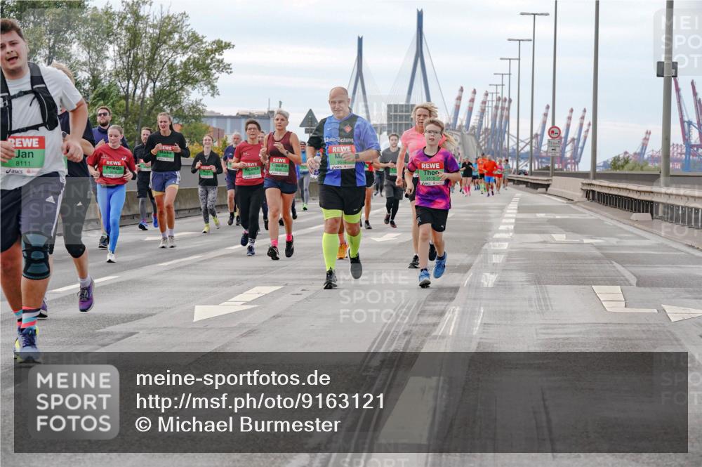 03.10.2025 - Köhlbrandbrückenlauf Michael Burmester http://msf.ph/oto/9163121 03.10.2025 16:09:10 Position 3 8111, 8378, 9516, 9518, 12, 1 meine-sportfotos.de