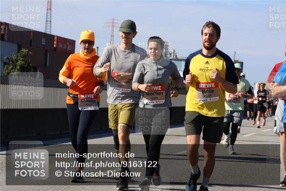 03.10.2025 - Köhlbrandbrückenlauf Strokosch-Dieckow http://msf.ph/oto/9163122 03.10.2025 13:00:51 Position 3 2000, 4828, 5867, 5868, 4548, 4144 meine-sportfotos.de