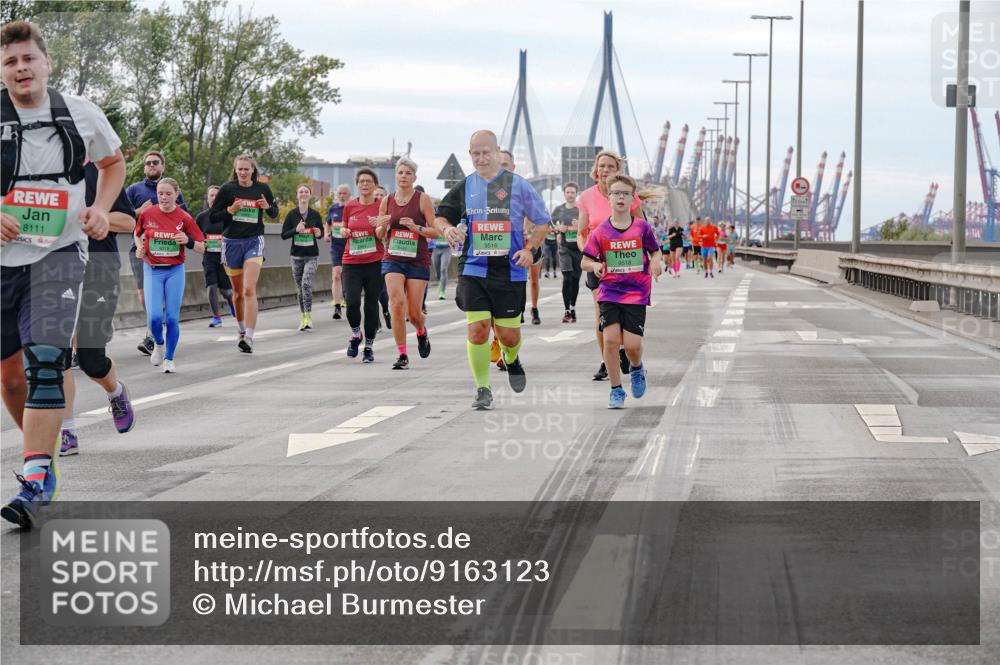 03.10.2025 - Köhlbrandbrückenlauf Michael Burmester http://msf.ph/oto/9163123 03.10.2025 16:09:10 Position 3 8111, 8444, 9516, 9518 meine-sportfotos.de