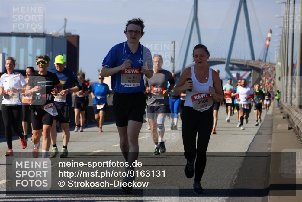 03.10.2025 - Köhlbrandbrückenlauf Strokosch-Dieckow http://msf.ph/oto/9163131 03.10.2025 13:00:56 Position 3 4978, 6812, 5570 meine-sportfotos.de