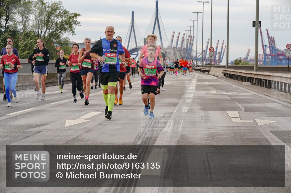 03.10.2025 - Köhlbrandbrückenlauf Michael Burmester http://msf.ph/oto/9163135 03.10.2025 16:09:11 Position 3 8444, 9516, 9518 meine-sportfotos.de