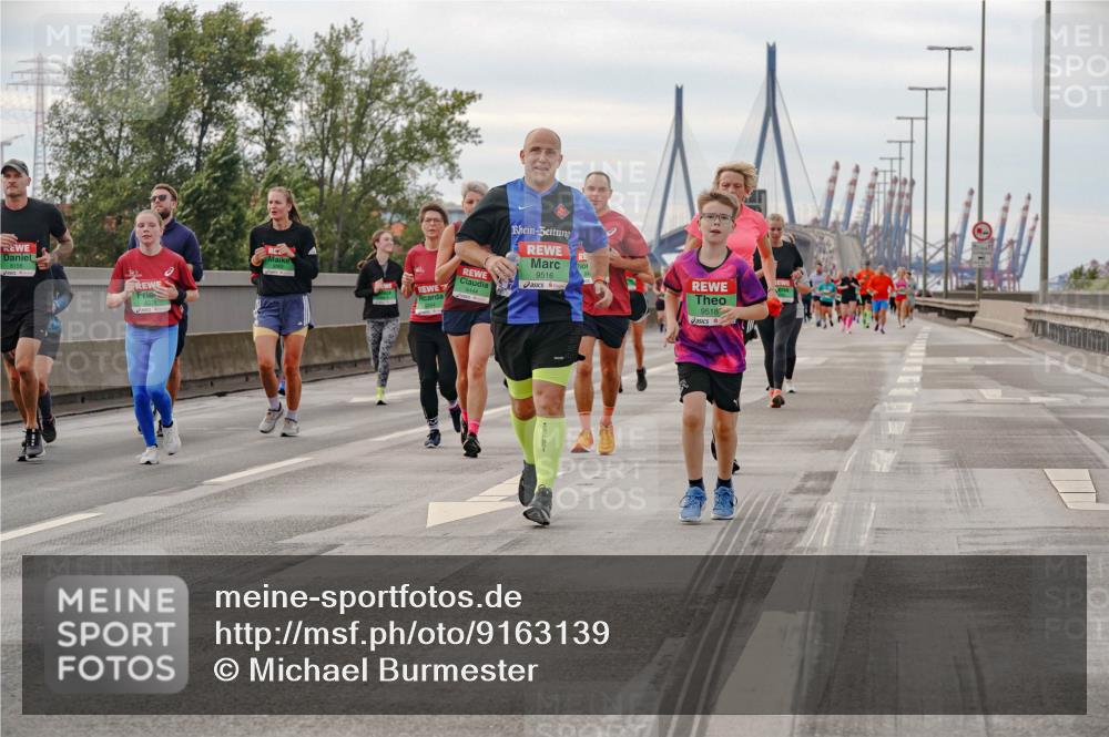03.10.2025 - Köhlbrandbrückenlauf Michael Burmester http://msf.ph/oto/9163139 03.10.2025 16:09:12 Position 3 8156, 121, 9516, 9518 meine-sportfotos.de