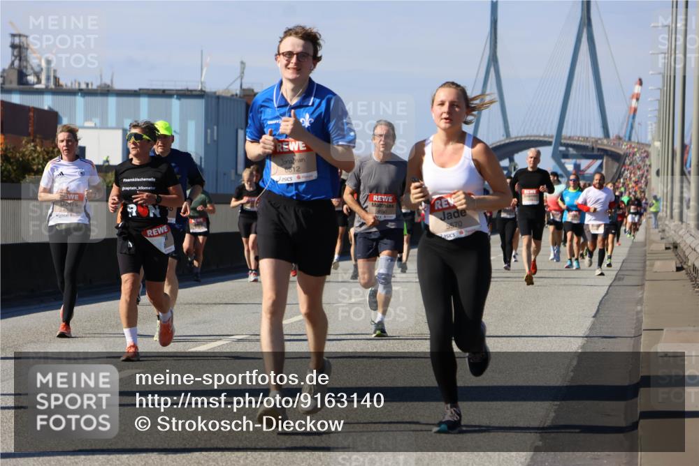 03.10.2025 - Köhlbrandbrückenlauf Strokosch-Dieckow http://msf.ph/oto/9163140 03.10.2025 13:00:57 Position 3 6509, 6512, 4890, 5570 meine-sportfotos.de