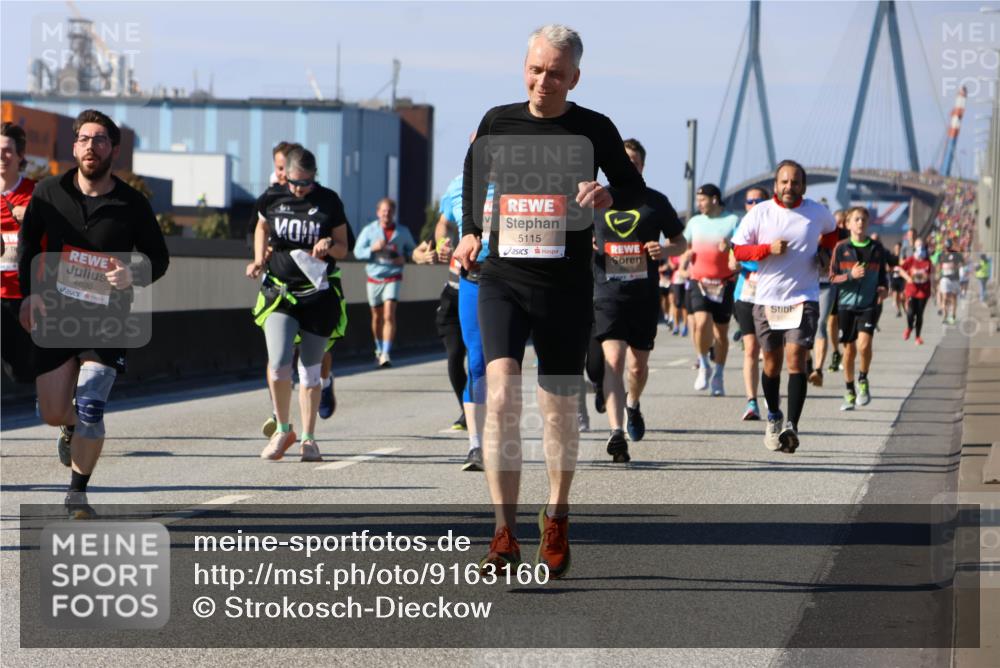 03.10.2025 - Köhlbrandbrückenlauf Strokosch-Dieckow http://msf.ph/oto/9163160 03.10.2025 13:01:07 Position 3 4690, 5115 meine-sportfotos.de