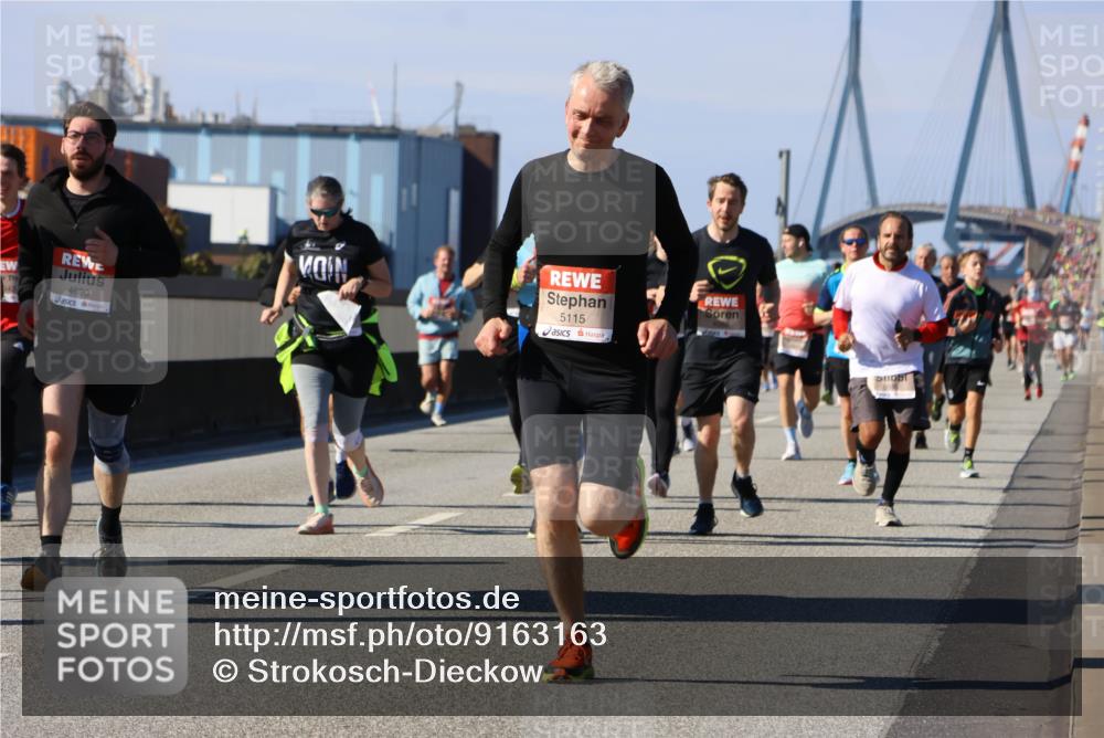 03.10.2025 - Köhlbrandbrückenlauf Strokosch-Dieckow http://msf.ph/oto/9163163 03.10.2025 13:01:07 Position 3 4690, 5115 meine-sportfotos.de