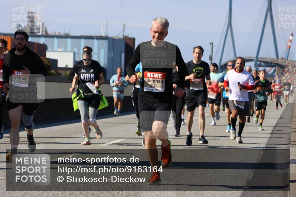 03.10.2025 - Köhlbrandbrückenlauf Strokosch-Dieckow http://msf.ph/oto/9163164 03.10.2025 13:01:07 Position 3 4690, 5115 meine-sportfotos.de