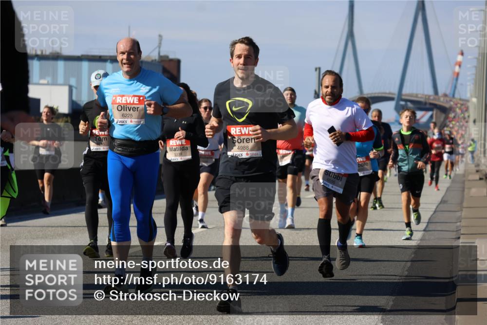 03.10.2025 - Köhlbrandbrückenlauf Strokosch-Dieckow http://msf.ph/oto/9163174 03.10.2025 13:01:10 Position 3 1645, 6225, 5339, 4988, 6556 meine-sportfotos.de