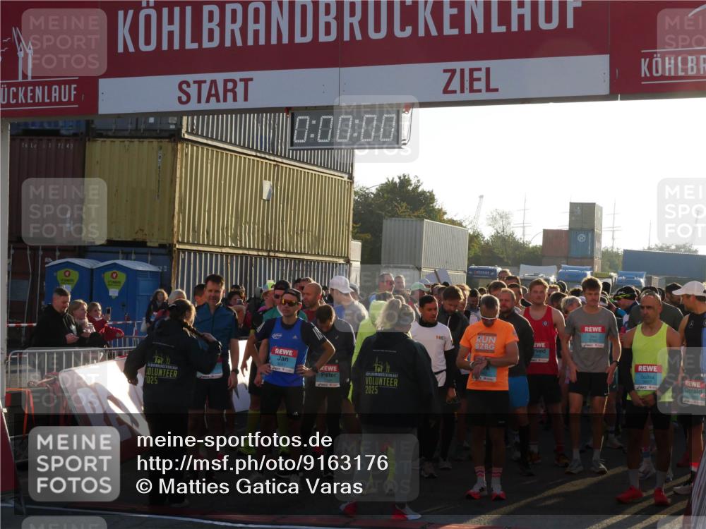 03.10.2025 - Köhlbrandbrückenlauf Matties Gatica Varas http://msf.ph/oto/9163176 03.10.2025 08:59:37 Ziel  meine-sportfotos.de