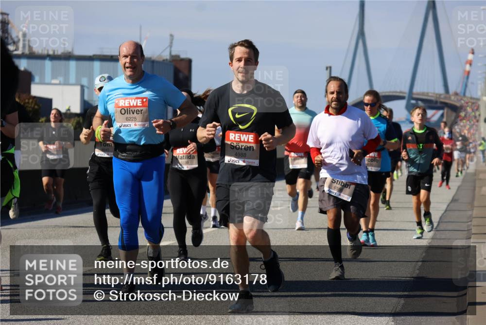 03.10.2025 - Köhlbrandbrückenlauf Strokosch-Dieckow http://msf.ph/oto/9163178 03.10.2025 13:01:10 Position 3 4645, 6225, 5339, 4988, 6556 meine-sportfotos.de