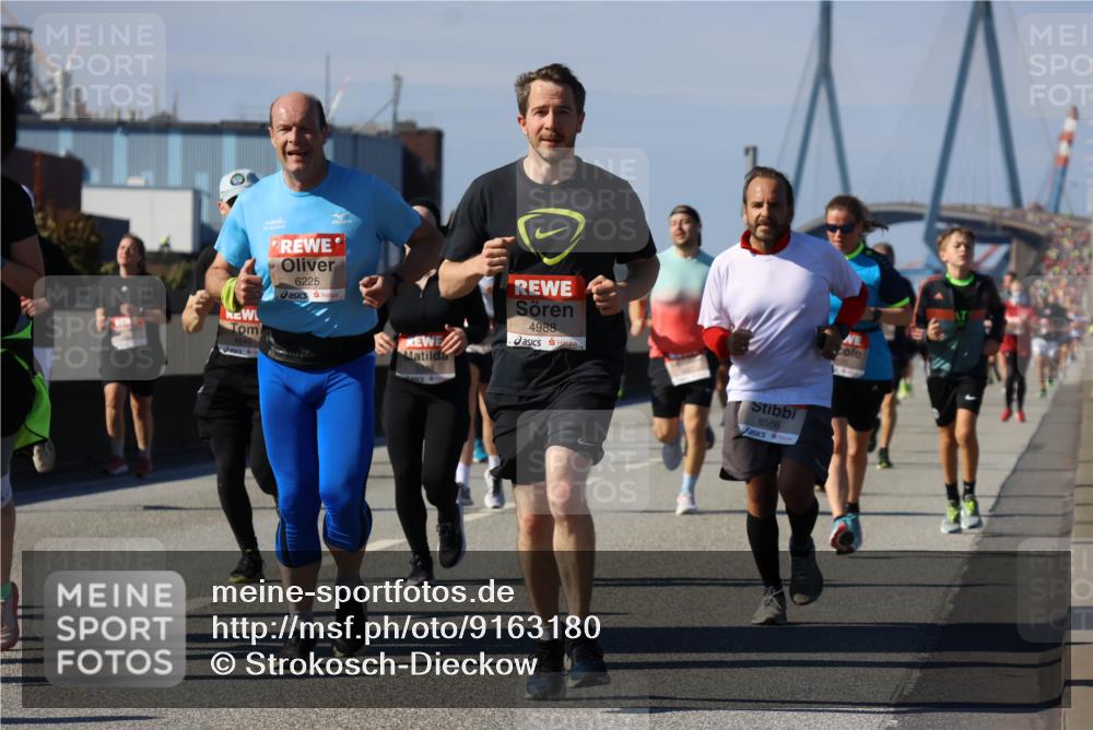 03.10.2025 - Köhlbrandbrückenlauf Strokosch-Dieckow http://msf.ph/oto/9163180 03.10.2025 13:01:10 Position 3 1, 10, 2015, 6225, 4988, 6556 meine-sportfotos.de