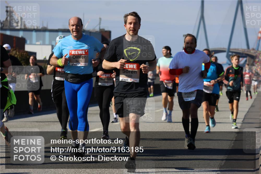 03.10.2025 - Köhlbrandbrückenlauf Strokosch-Dieckow http://msf.ph/oto/9163185 03.10.2025 13:01:10 Position 3 6225, 4988, 6556 meine-sportfotos.de