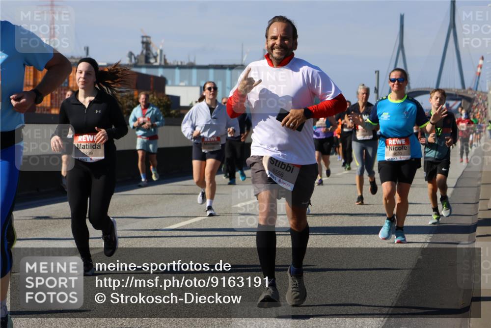 03.10.2025 - Köhlbrandbrückenlauf Strokosch-Dieckow http://msf.ph/oto/9163191 03.10.2025 13:01:14 Position 3 5339, 6556, 4630 meine-sportfotos.de