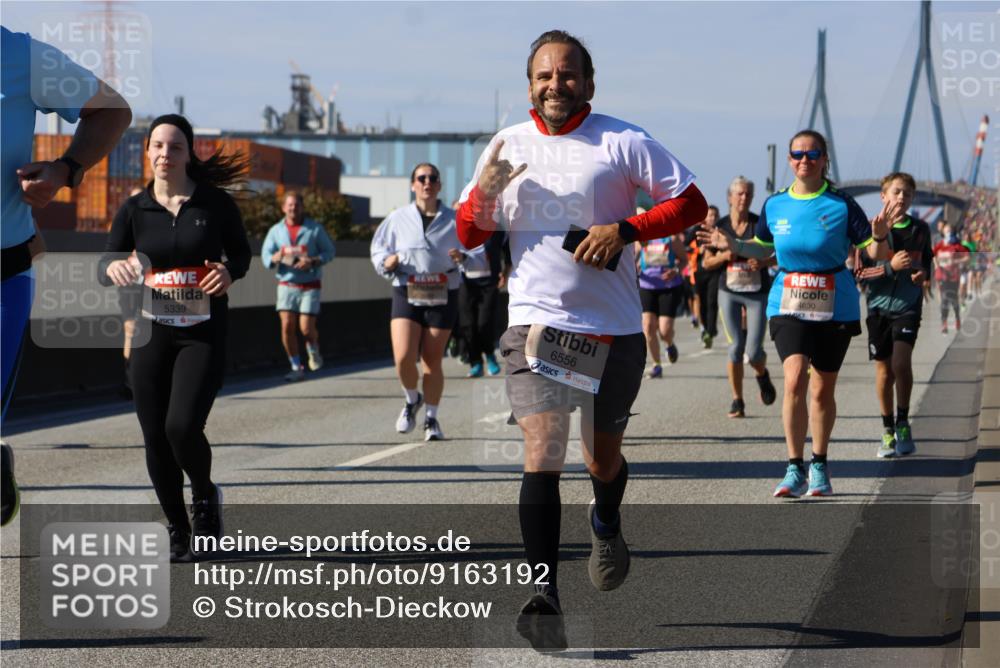 03.10.2025 - Köhlbrandbrückenlauf Strokosch-Dieckow http://msf.ph/oto/9163192 03.10.2025 13:01:14 Position 3 5339, 6556, 4630 meine-sportfotos.de
