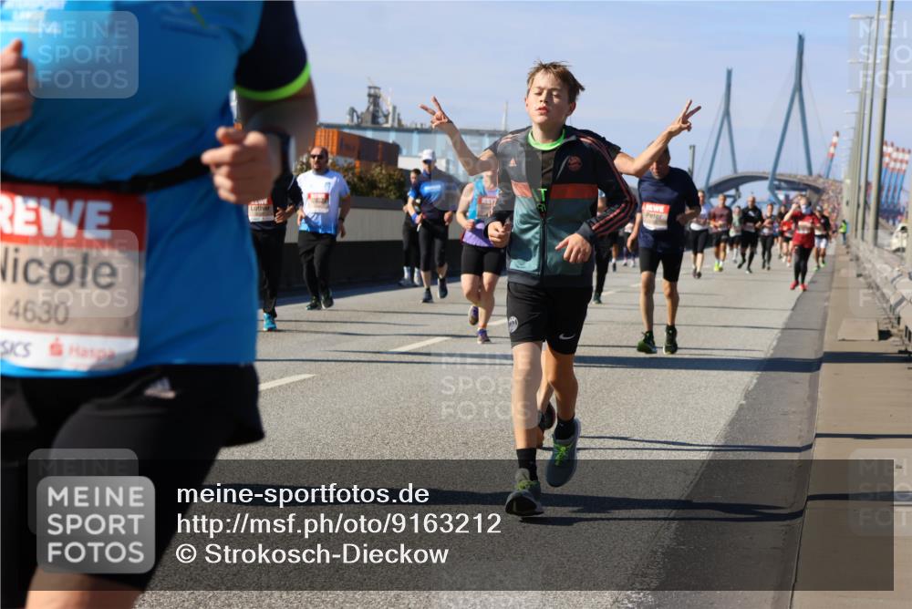 03.10.2025 - Köhlbrandbrückenlauf Strokosch-Dieckow http://msf.ph/oto/9163212 03.10.2025 13:01:19 Position 3 4630 meine-sportfotos.de