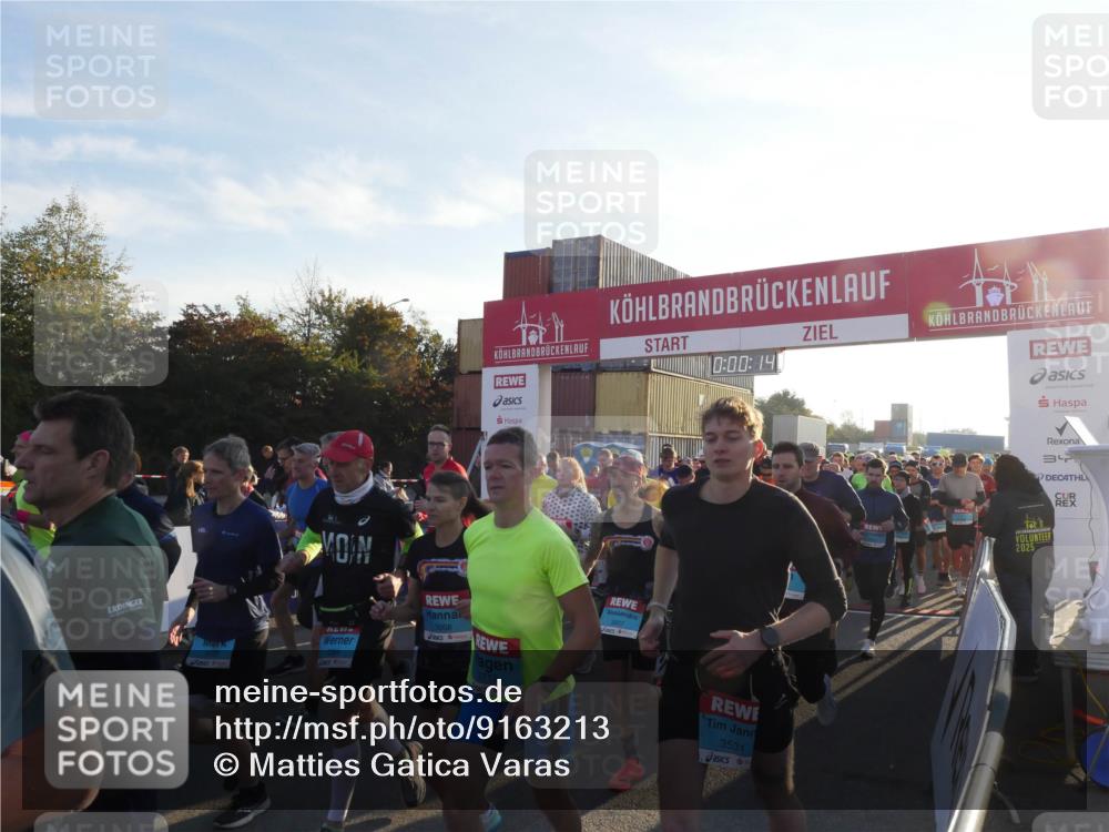 03.10.2025 - Köhlbrandbrückenlauf Matties Gatica Varas http://msf.ph/oto/9163213 03.10.2025 09:00:16 Ziel  meine-sportfotos.de