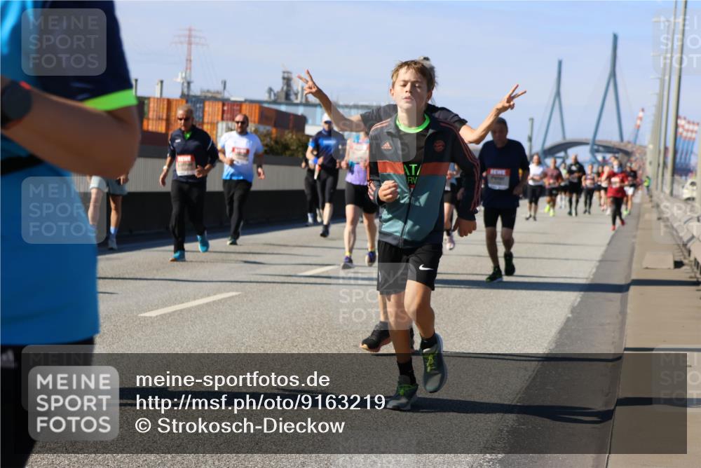 03.10.2025 - Köhlbrandbrückenlauf Strokosch-Dieckow http://msf.ph/oto/9163219 03.10.2025 13:01:19 Position 3  meine-sportfotos.de