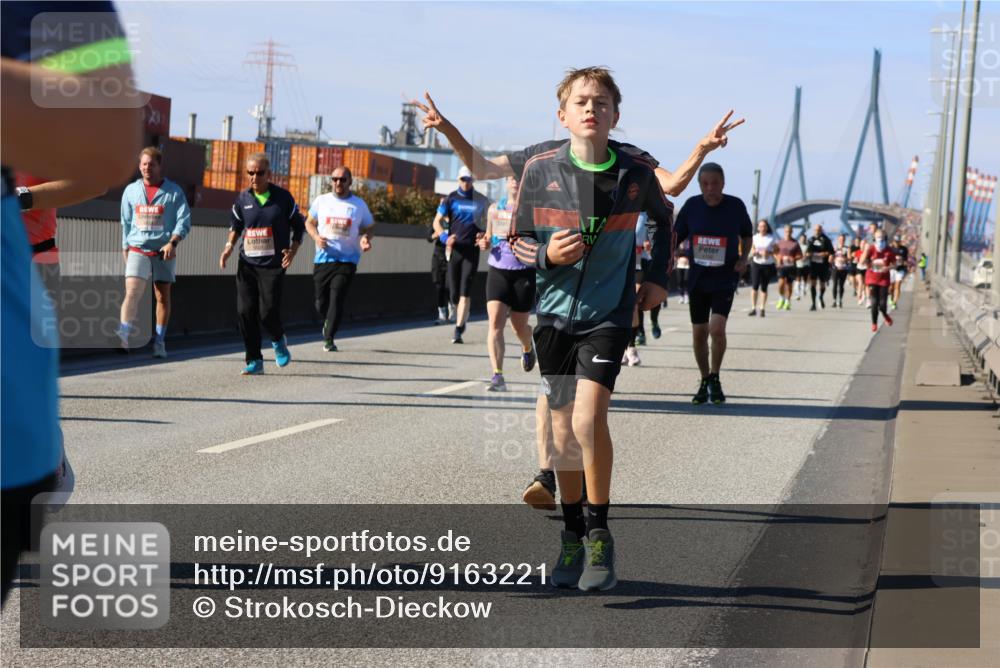 03.10.2025 - Köhlbrandbrückenlauf Strokosch-Dieckow http://msf.ph/oto/9163221 03.10.2025 13:01:19 Position 3  meine-sportfotos.de