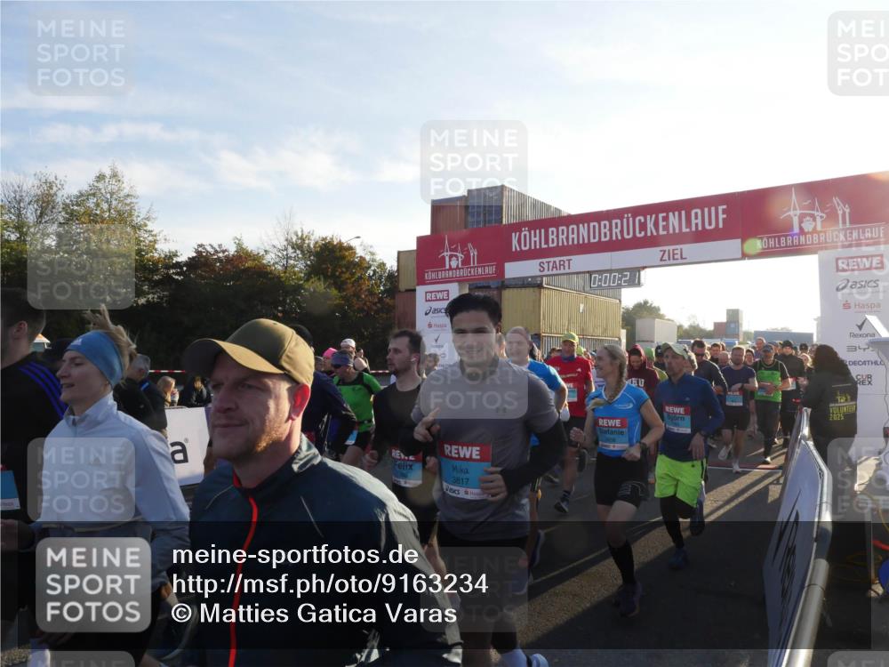03.10.2025 - Köhlbrandbrückenlauf Matties Gatica Varas http://msf.ph/oto/9163234 03.10.2025 09:00:23 Ziel  meine-sportfotos.de