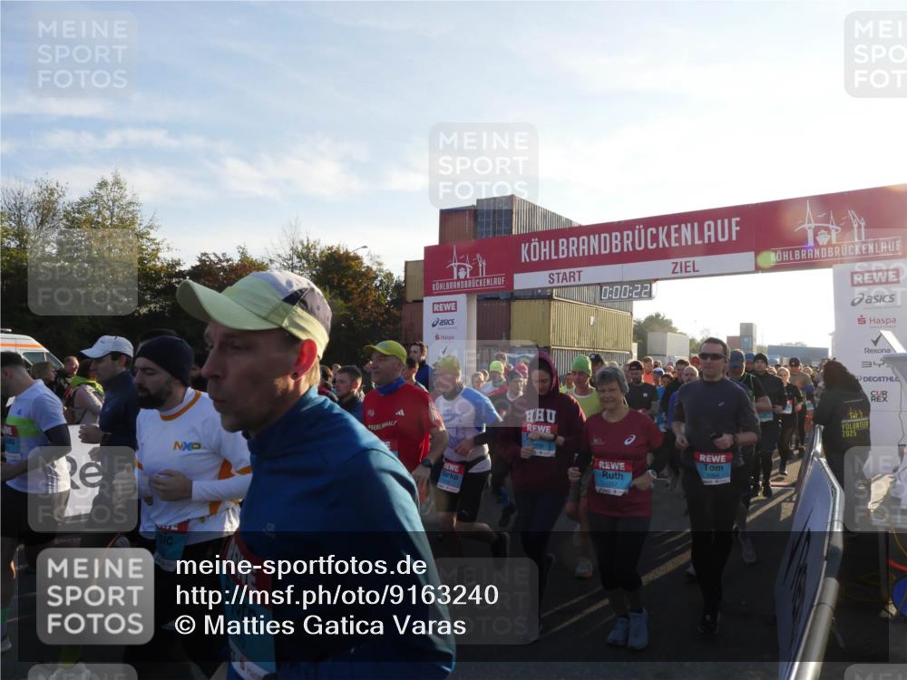 03.10.2025 - Köhlbrandbrückenlauf Matties Gatica Varas http://msf.ph/oto/9163240 03.10.2025 09:00:24 Ziel  meine-sportfotos.de