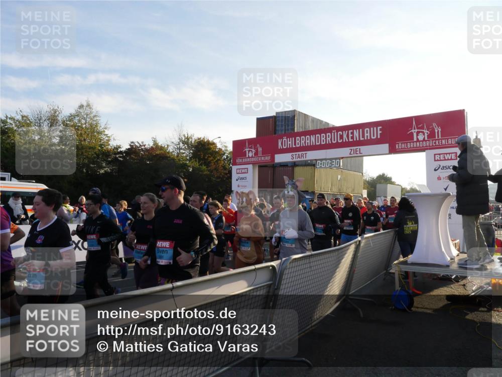 03.10.2025 - Köhlbrandbrückenlauf Matties Gatica Varas http://msf.ph/oto/9163243 03.10.2025 09:00:31 Ziel  meine-sportfotos.de