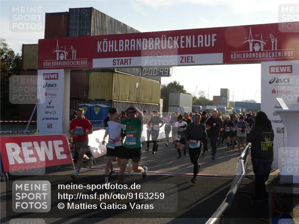 03.10.2025 - Köhlbrandbrückenlauf Matties Gatica Varas http://msf.ph/oto/9163259 03.10.2025 09:00:51 Ziel  meine-sportfotos.de