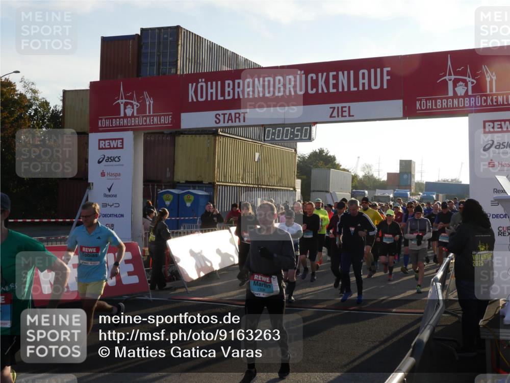03.10.2025 - Köhlbrandbrückenlauf Matties Gatica Varas http://msf.ph/oto/9163263 03.10.2025 09:00:52 Ziel  meine-sportfotos.de