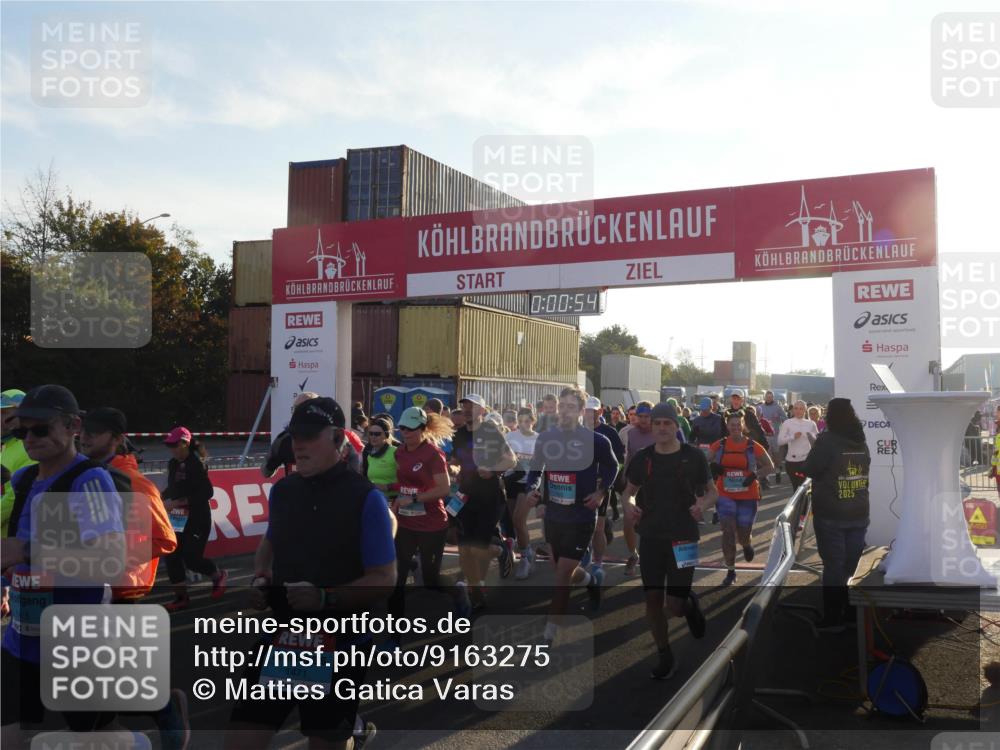 03.10.2025 - Köhlbrandbrückenlauf Matties Gatica Varas http://msf.ph/oto/9163275 03.10.2025 09:00:56 Ziel  meine-sportfotos.de