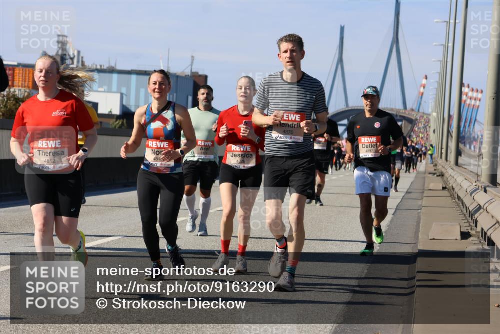 03.10.2025 - Köhlbrandbrückenlauf Strokosch-Dieckow http://msf.ph/oto/9163290 03.10.2025 13:01:38 Position 3 4812, 481, 5178, 4829, 4876, 4397 meine-sportfotos.de