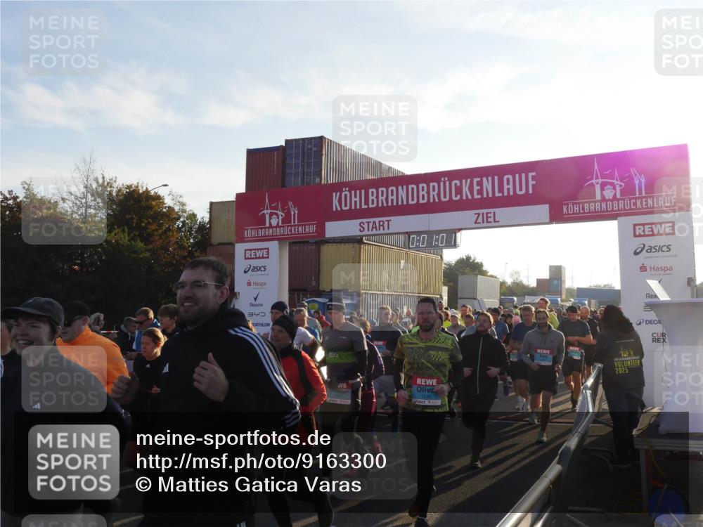 03.10.2025 - Köhlbrandbrückenlauf Matties Gatica Varas http://msf.ph/oto/9163300 03.10.2025 09:01:03 Ziel  meine-sportfotos.de