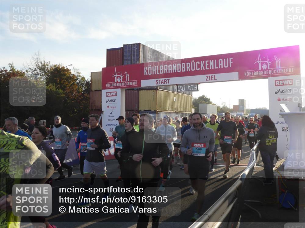 03.10.2025 - Köhlbrandbrückenlauf Matties Gatica Varas http://msf.ph/oto/9163305 03.10.2025 09:01:04 Ziel  meine-sportfotos.de