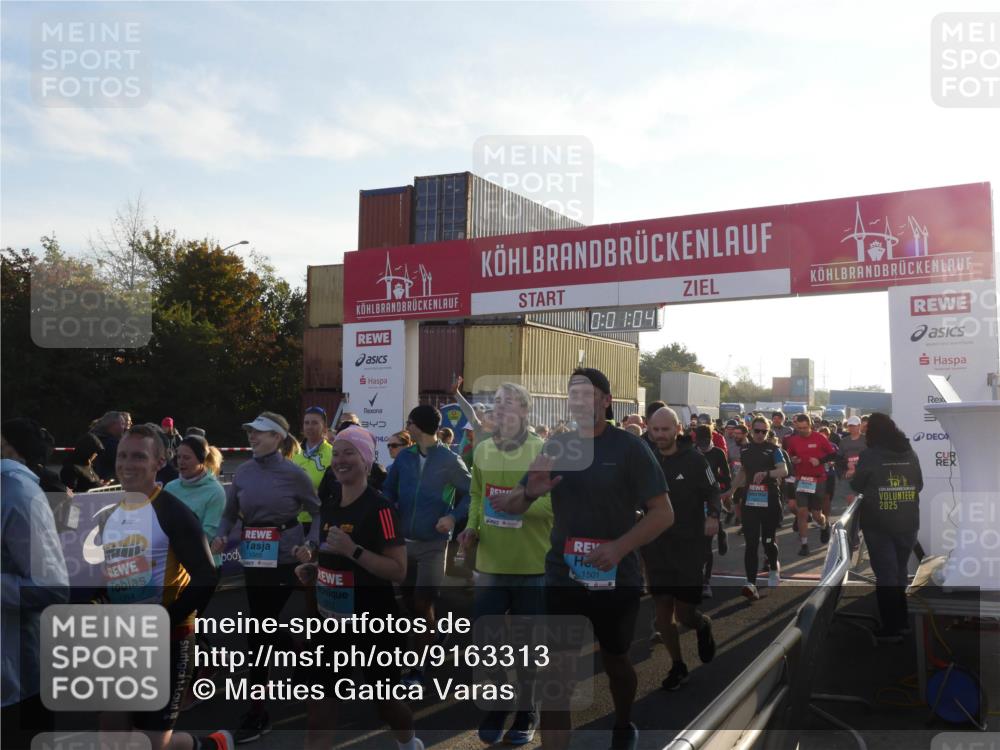 03.10.2025 - Köhlbrandbrückenlauf Matties Gatica Varas http://msf.ph/oto/9163313 03.10.2025 09:01:06 Ziel  meine-sportfotos.de