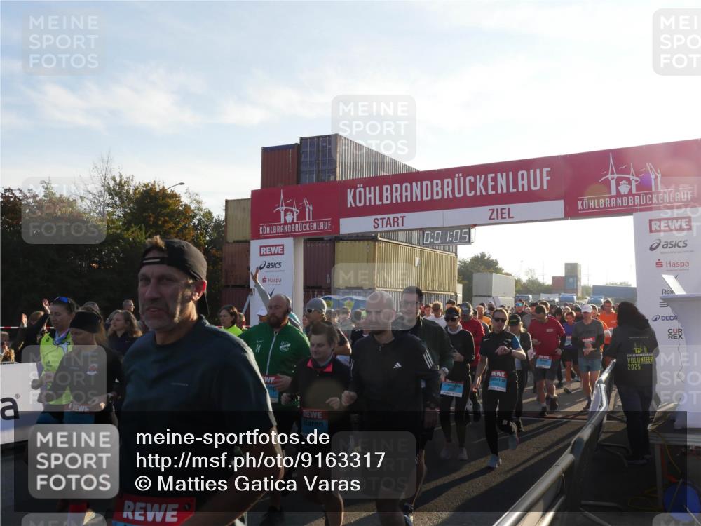 03.10.2025 - Köhlbrandbrückenlauf Matties Gatica Varas http://msf.ph/oto/9163317 03.10.2025 09:01:07 Ziel  meine-sportfotos.de